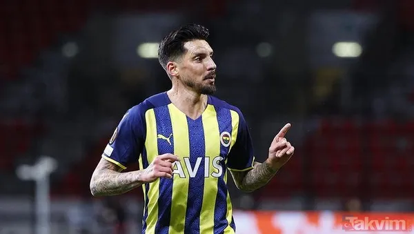 Fenerbahçe’nin yıldızı Jose Sosa’nın yakalandığı gizemli kadın o ünlünün yeğeni çıktı! Panikle kaçtılar yanlarında Özlem Yıldız da var... - 10