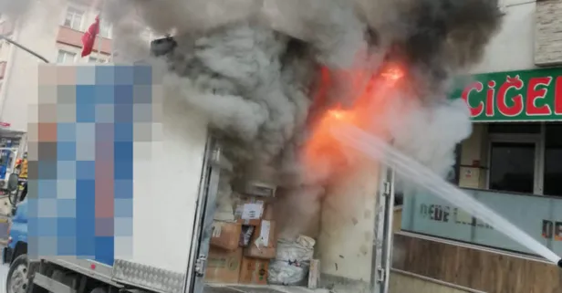 Kargo takip yapıyorsanız boşuna beklemeyin! İstanbul Avcılar'da kamyonetteki kargolar yandı