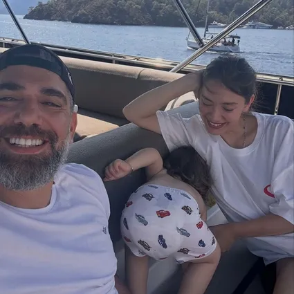 Neslihan Atagül ve Kadir Doğulu’dan aile tatili