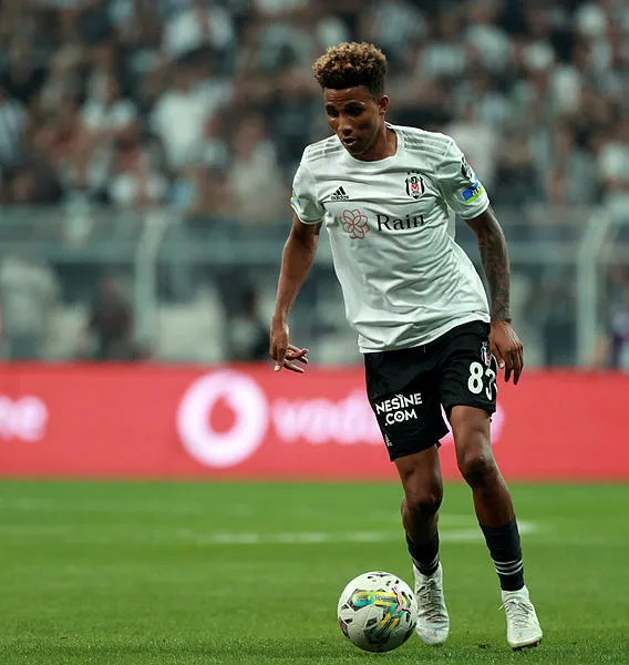 leverkusen-besiktasli-gedson-fernandesin-pesinde-15-milyon-euroyu-gozden-cikardilar-1678496123828.jpg Leverkusen Beşiktaşlı Gedson Fernandes'in peşinde! 15 milyon Euro’yu gözden çıkardılar...-3