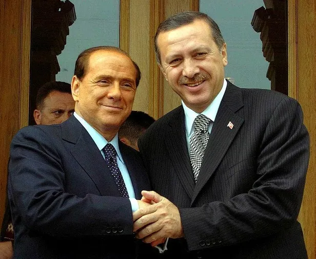 baskan-erdogan-vefat-eden-eski-italya-basbakani-berlusconi-icin-makale-kaleme-aldi-ilk-temas-3-kasim-2022-1686991281095.jpeg