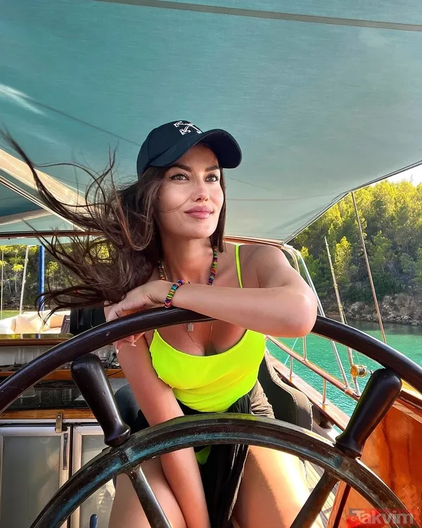 Fahriye Evcen’in tekne pozları ortalığı kasıp kavurdu: Hangi birini beğeneceğimi şaşırdım! - 12