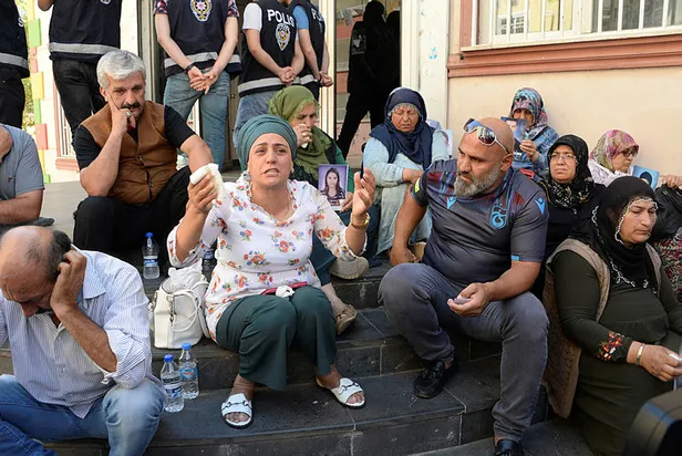 Evlat nöbetindeki ailelerden Kılıçdaroğlu'na zor soru: Herkes geldi, CHP nerede?-2