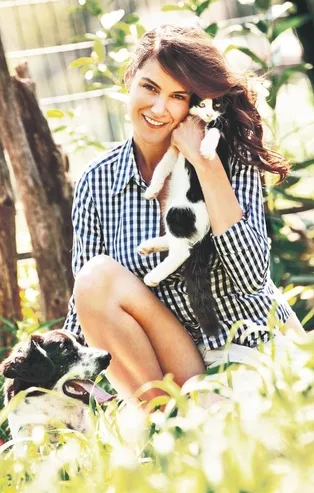 Yasemin Kozanoğlu İbizalı oldu