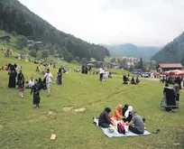 Rize’nin Ayder Yaylası’na turist akını! Otel ve pansiyonlarda yer kalmadı