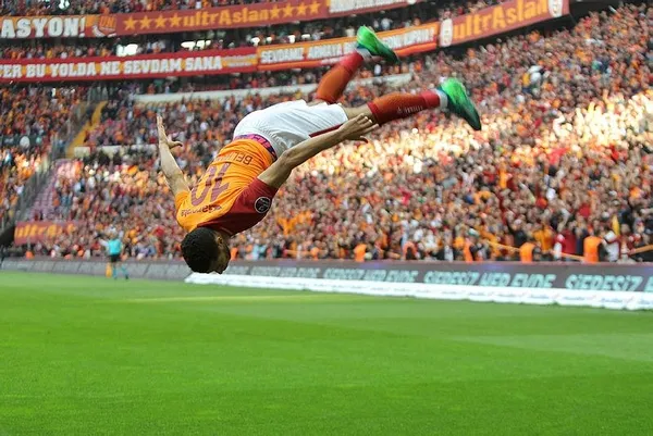 Galatasaray Yeni Malatyaspor'u yenerek şampiyonluk yolunda büyük avantaj kazandı-1