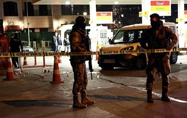 son-dakika-istanbul-beyoglunda-polise-silahli-saldiri-1586637717827.jpeg Son dakika: İstanbul Beyoğlu'nda polise silahlı saldırı!-5