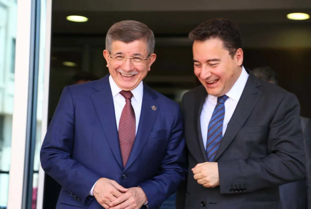 CHP’den vekil koparan küçük ortaklar birleşiyor