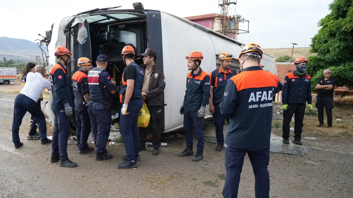 Kırıkkale yolcu otobüsü kazası: 1 ölü 40 yaralı