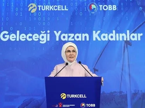 emine-erdogandan-gelecegi-yazan-kadinlar-odul-toreninde-onemli-mesajlar-gelecek-insanligin-ortak-umududur-1643986836847.jpeg Emine Erdoğan'dan 'Geleceği Yazan Kadınlar Ödül Töreni'nde önemli mesajlar: Gelecek insanlığın ortak umududur-1