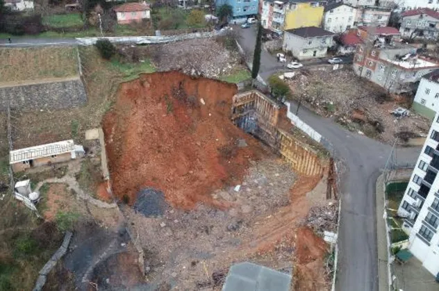 Son dakika: Kartal'da inşaatta toprak kayması: "Sanki deprem oldu zannettik"