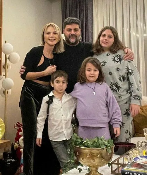 safak-mahmutyazicioglu-olmeden-once-son-roportaji-esi-ece-erkene-vermis-duygu-dolu-sozler-1644102552177.jpeg Şafak Mahmutyazıcıoğlu ölmeden önce son röportajı eşi Ece Erken'e vermiş: Duygu dolu sözler-2