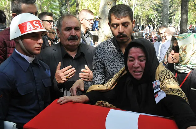 Şehit Piyade Onbaşı Yunus Mermer 20 bin kişi tarafından son yolculuğuna uğurlandı
