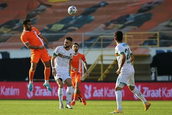 ziraat-turkiye-kupasinda-alanyaspor-adini-son-16ya-yazdirdi-1608130656959.jpeg Ziraat Türkiye Kupası'nda Alanyaspor adını son 16'ya yazdırdı!-1
