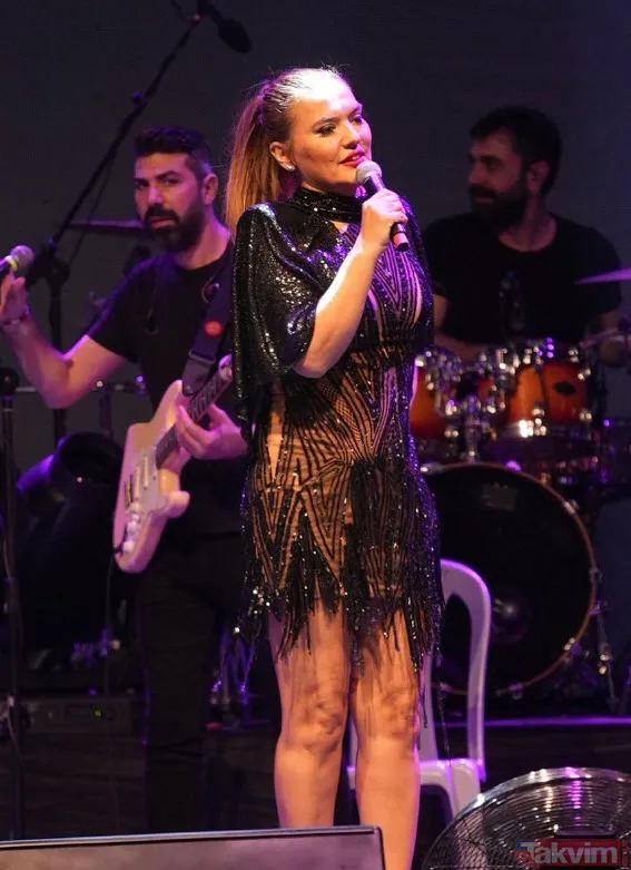 Demet Akalın'ın gazabından o da nasibini aldı "Allah belasını versin bu deliye..." Sinirden çılgına dönen Demet Akalın verdi veriştirdi - 10