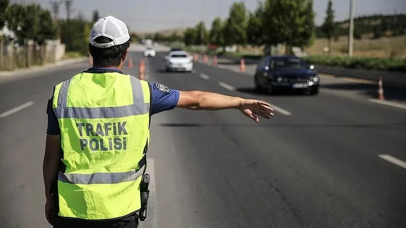 istanbulda-3-mayis-tarihinde-bazi-yollar-kapanacak-alternatif-guzergahlar-aciklandi-1777743036040.jpg İstanbul'da 3 Mayıs tarihinde bazı yollar kapanacak: Alternatif güzergahlar açıklandı-3