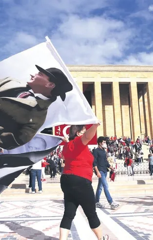 Demokrasi tacı 97 yaşında! Başkan Erdoğan: Cumhuriyeti ileriye taşımak çalışıyoruz