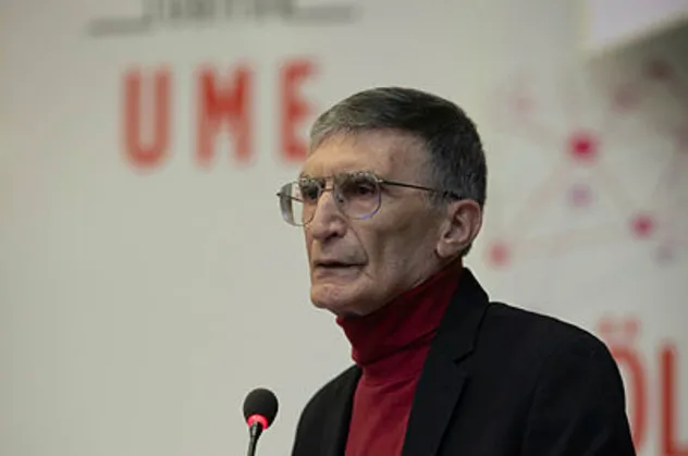Prof. Dr. Aziz Sancar'dan Türkiye'ye aşı mesajı: "Mantık dışı"