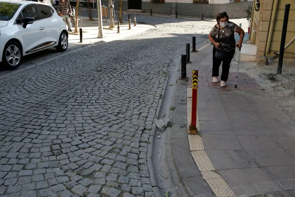 15-temmuz-sehitler-koprusunde-gorunmeyen-tehlike-ortakoy-viyadugunden-parcalar-dusuyor-1632812238948.jpg 15 Temmuz Şehitler Köprüsü'nde görünmeyen tehlike! Ortaköy Viyadüğü'nden parçalar düşüyor-8