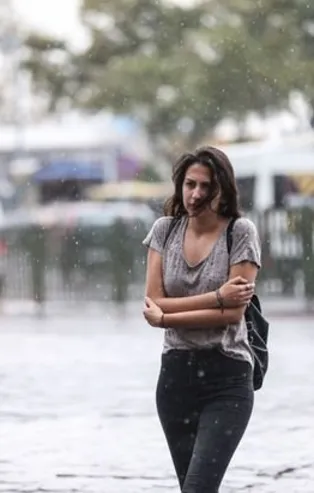 SON DAKİKA! Meteorolojiden İstanbul'a sarı kod uyarısı! İstanbul'a kuvvetli yağış geliyor