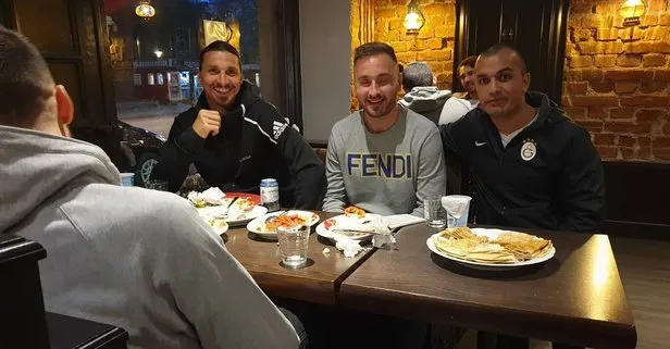 Zlatan Ibrahimovic iftar sofrasına oturdu! Tercihi o Türk yemeği oldu