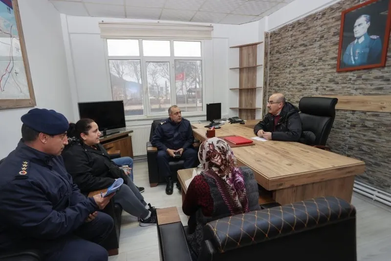 Bursa Valisi Demirtaş, denizcilerin aileleri ile görüşüp onları bilgilendirdi.