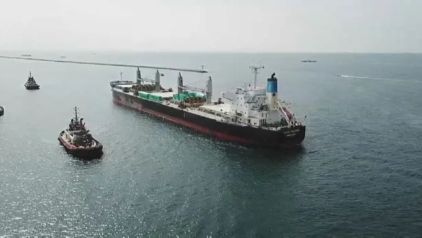 Son dakika: Haydarpaşa'da 197 metre boyundaki yük gemisi karaya oturdu! Valilikten açıklama geldi-4