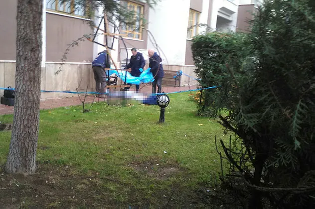 Pencereden düşen kadın hayatını kaybetti