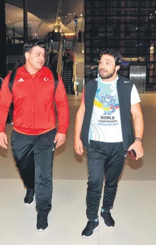 Rıza Kayaalp'ten vatan dersi