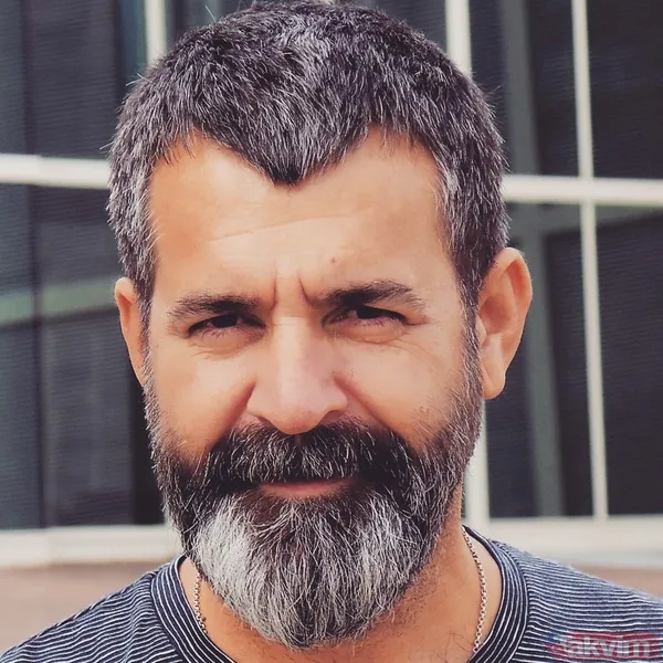 Hüseyin Turan’ın sır gibi sakladığı eşi güzelliğiyle hayran bıraktı! Duyan gören şaştı kaldı işte Hüseyin Turan’ın güzel eşi Deniz - 3