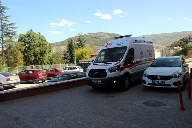 tokatta-akrabalarin-kavak-agaci-kavgasi-kanli-bitti-2si-agir-4-yarali-1663525552152.jpg Tokat'ta akrabaların kavak ağacı kavgasında kan aktı: 2'si ağır 4 yaralı-4