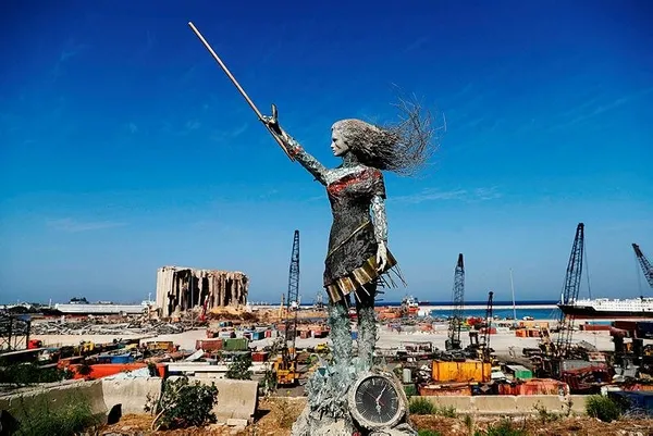 Beyrut Limanı'nda acı ve gözyaşı heykel oldu!-4