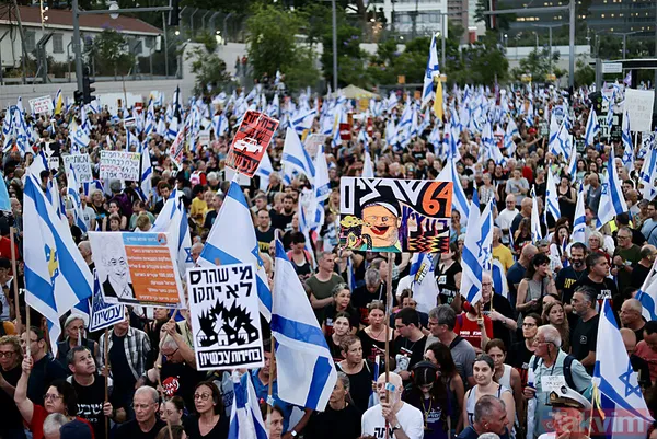 Tel Aviv'de isyan ateşi büyüyor! Katil Netanyahu'nun istifası için on binlerce İsrailli yine sokaklara akın etti - 6