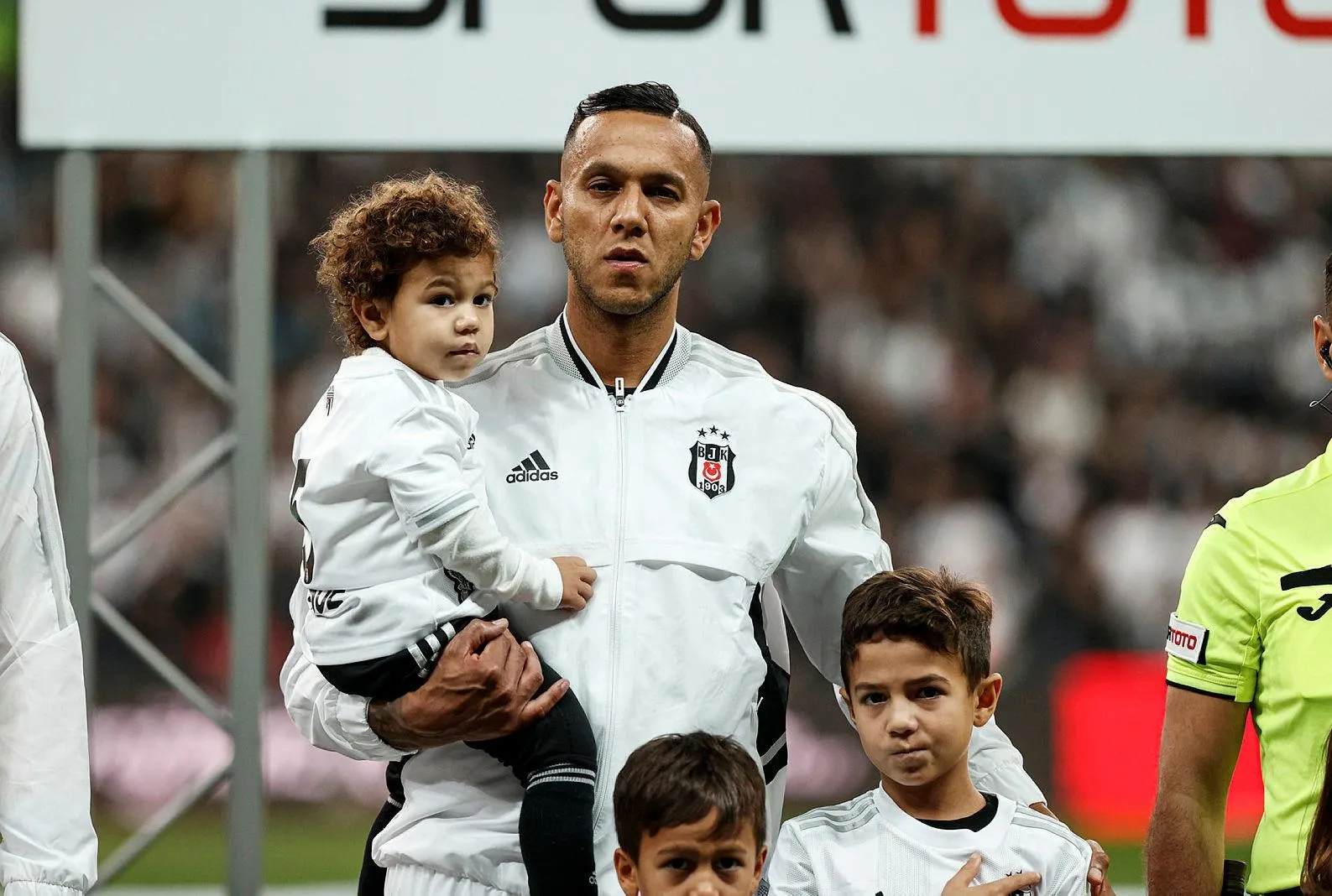 Josef’ten alkışlanacak hareket!