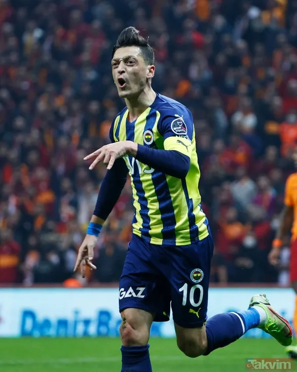 Galatasaray - Fenerbahçe derbisinde gerginlik! Mesut Özil'e çakmak atıldı... - 8