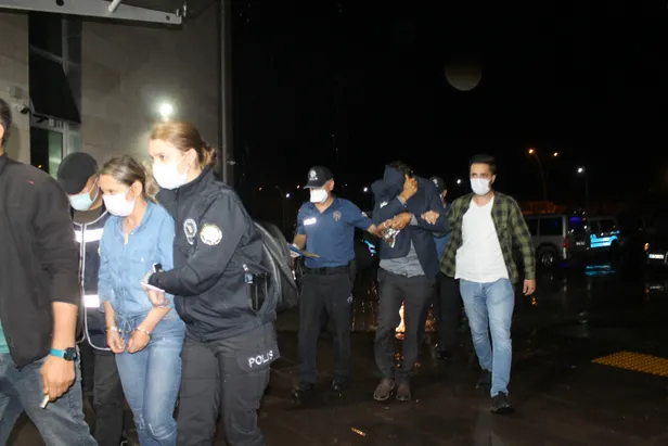 sehit-ailesini-dolandiran-21-kisi-gozaltinda-1592908442151.jpg Şehit ailesini dolandıran 21 kişi gözaltında!-2