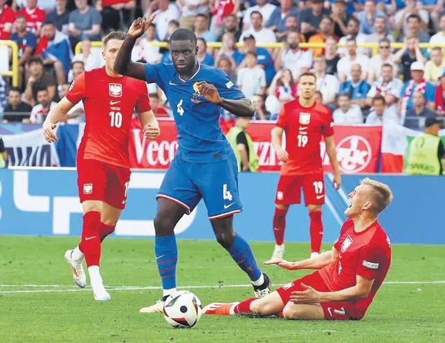 Fransa zorlansa da turladı