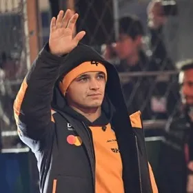 F1’de şampiyon Norris