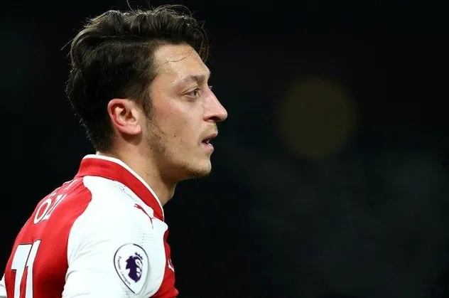 Bakan Çavuşoğlu Özil ile görüştü