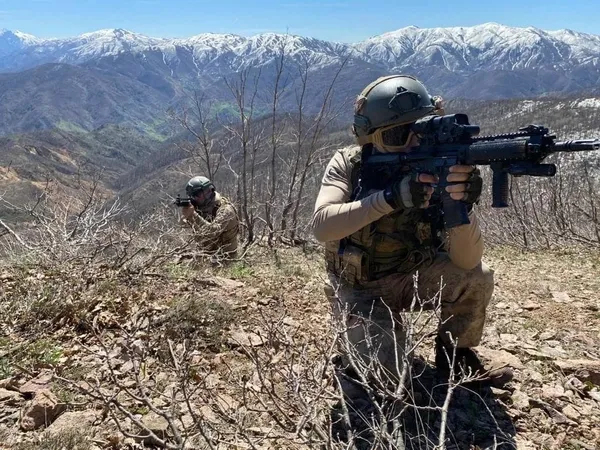 son-dakika-tuncelide-eren-kis-6-operasyonu-baslatildi-icisleri-bakanligi-duyurdu-1637307254508.jpg