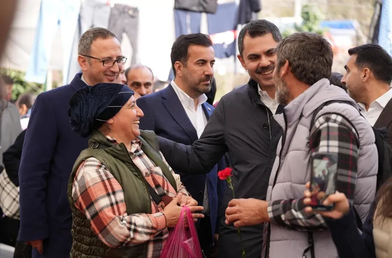 Cumhur İttifakı İBB Başkan adayı Murat Kurum Sarıyer'de pazar esnafını ziyaret etti olta balıkçılarıyla görüştü: "Büyükşehir'de başkanımız sizsiniz"-5