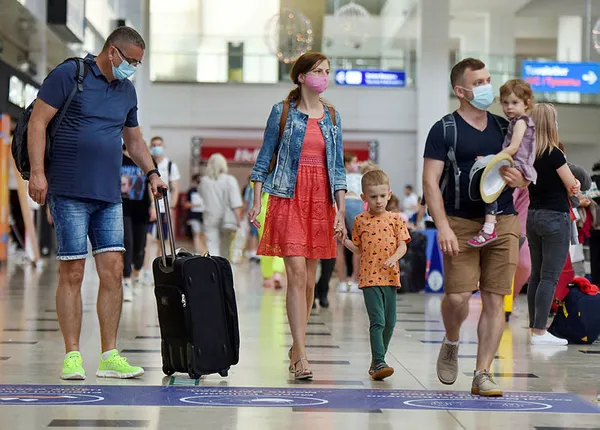 4-gunde-gecen-yili-solladi-antalyaya-rus-turist-akini-1625477602953.jpg 4 günde geçen yılı solladı! Antalya'ya Rus turist akını-2