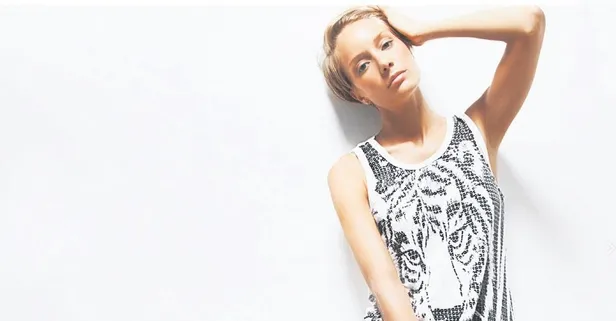 Londra'ya giden Bade İşçil'den ilginç paylaşım