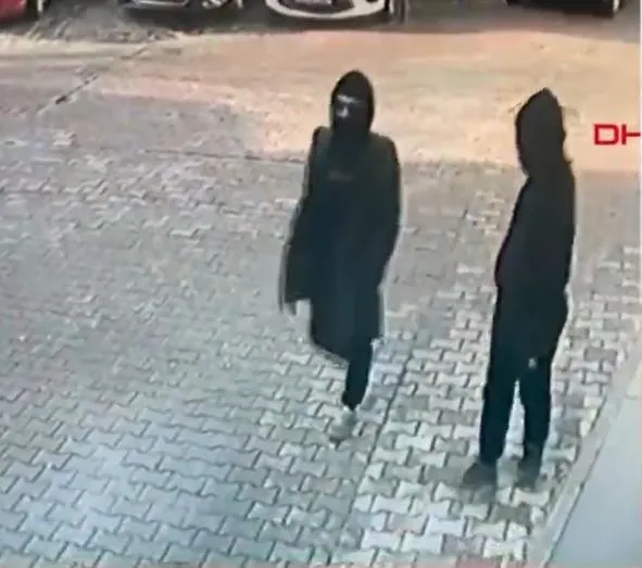 Sarıyer'deki Santa Maria İtalyan Kilisesi'nde silahlı saldırı! 2 katil zanlısı yakalandı, 51gözaltı | Saldırıyı DEAŞ üstlendi-4