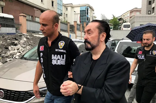 Türkiye'yi sarsan intiharlarda Adnan Oktar izi