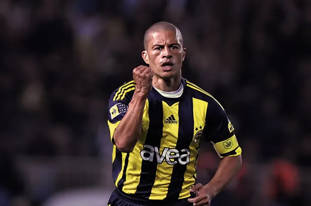 Fenerbahçe'de bomba iddia! Jesus'un ekibine Alex de Souza