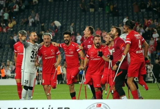 ampute-futbol-milli-takimi-dunya-sampiyonu-oldu-baskan-erdogan-tribunden-takip-etti-1665342017422.jpeg