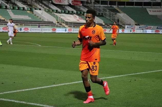Gedson koptu geliyor