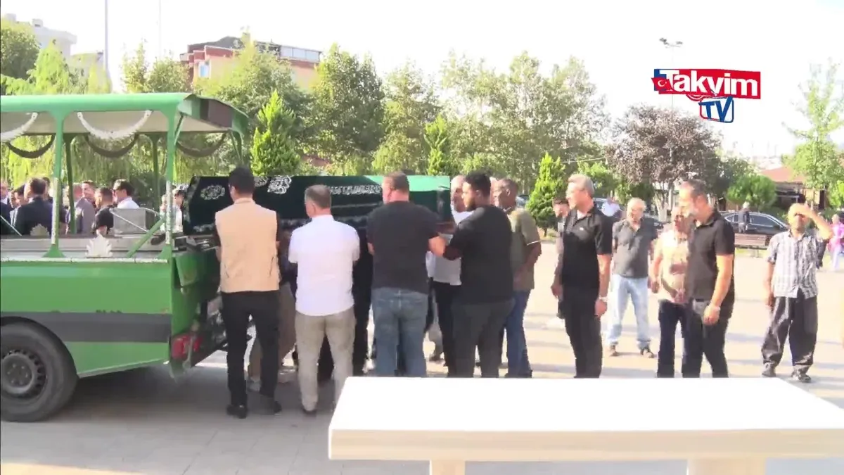 Metrobüs kazasında ölen Ferhat Uçar son yolculuğuna uğurlandı!