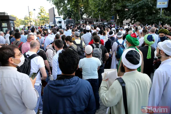 Son dakika: 86 yıl sonra bir ilk: Vatandaşlar Ayasofya'da ilk namaz için akın ettiler - 8